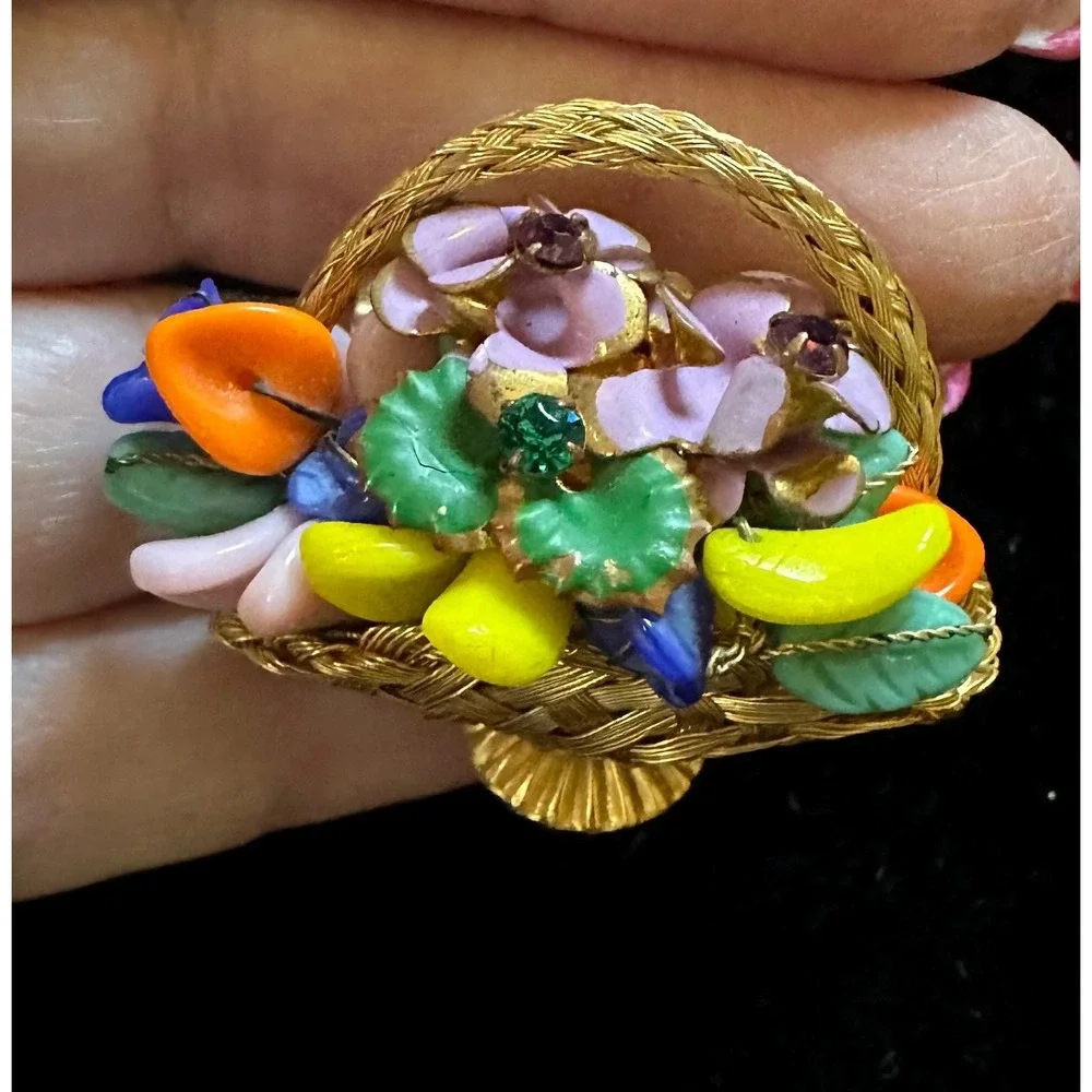 Vintage Flower Basket Brooch Woven Wire‎ & Molded Glass Beads